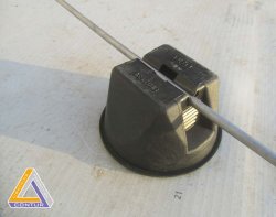 Тримач пластиковий з бетоном “OBO Bettermann”